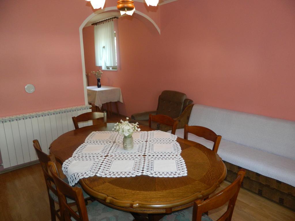 Vacation Home Kuca Za Odmor Красно Поле Екстериор снимка
